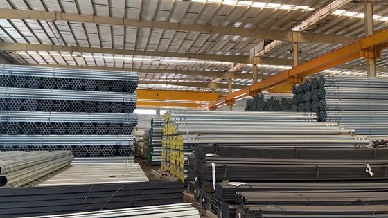 Tubi in acciaio inossidabile senza cucitura laminati a caldo con estremità a filo