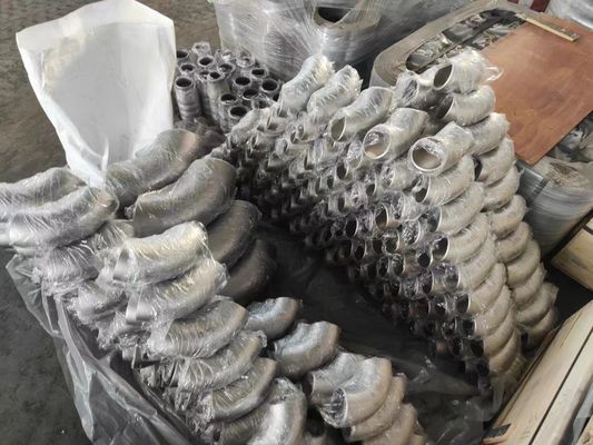 Fittings per tubi in lega di carbonio PN25 per applicazioni industriali