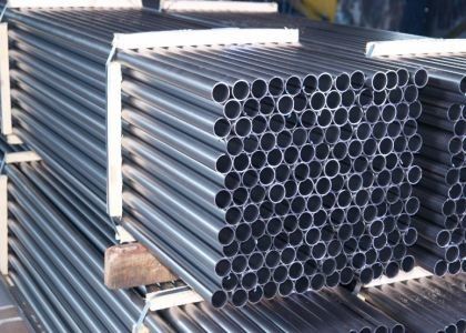 Tubo in acciaio senza cuciture con vernice nera per GB/T8163 petrolio e gas