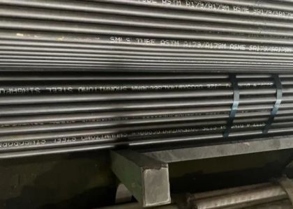 Tubo di acciaio per scambiatori di calore ASTM A210 di diametro esterno personalizzato con certificato DIN