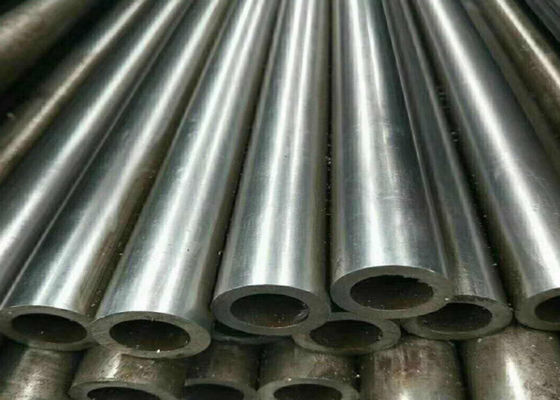 Tubo senza cuciture in acciaio legato resistente alla temperatura ASTM A213 con TPI