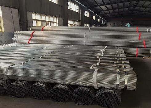 0.5-60Mm tubo di acciaio laminato a caldo saldato di forma rotonda rettangolare con tappi di fine