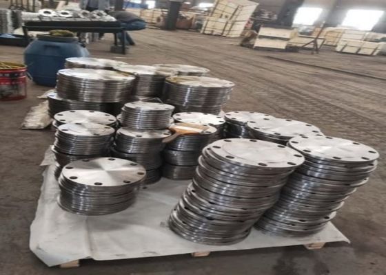 Slip-On Steel Blind Flange Black Paint Surface per le flange Requisito di connessione