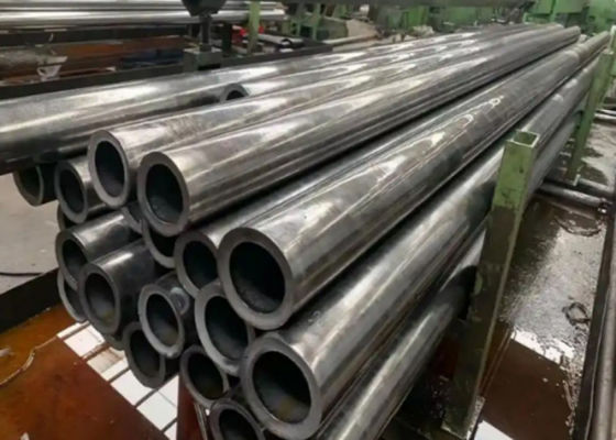 Trattamento di foratura su tubo di acciaio senza saldatura GB/T8163 per applicazioni industriali