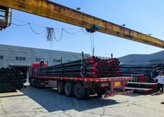 Apparecchiature di perforazione API 5CT Tubi con forma di filo di accoppiamento e verniciatura