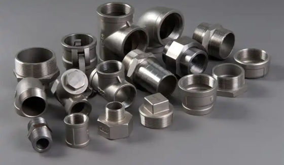 Fittings per tubi in acciaio su misura con standard MSS-SP-95 per applicazioni industriali