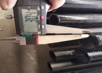 ASTM A106 Tubo in acciaio senza cuciture laminato a caldo da 0,2-100 mm