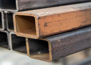 Sezioni cave in acciaio laminato a caldo con grado Q195-235 e opzioni di superficie personalizzate per applicazioni strutturali