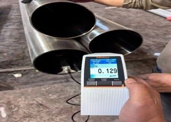 Tubo di acciaio inossidabile senza cuciture rotondo con finitura superficiale BA/2B/NO.1/NO.3/NO.4 destinato alla lavorazione chimica e alle applicazioni alimentari