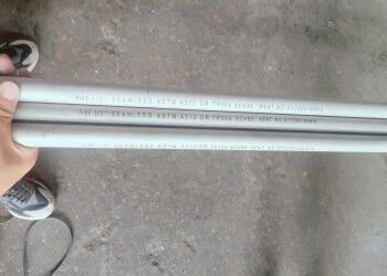 Tubi di acciaio inossidabile laminati a freddo laminati a caldo con resistenza ad alte temperature e alla corrosione per applicazioni industriali