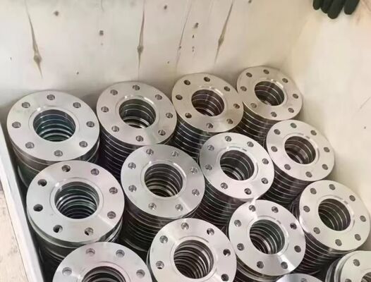 Flanges in acciaio resistenti alle alte temperature per applicazioni ad alta pressione conformi a più norme internazionali