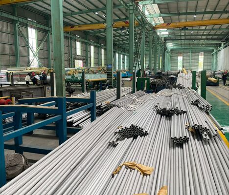 Tubo in acciaio senza cuciture con spessore della parete da 2 mm a 60 mm rivestimento FBE e lunghezza personalizzata per applicazioni industriali