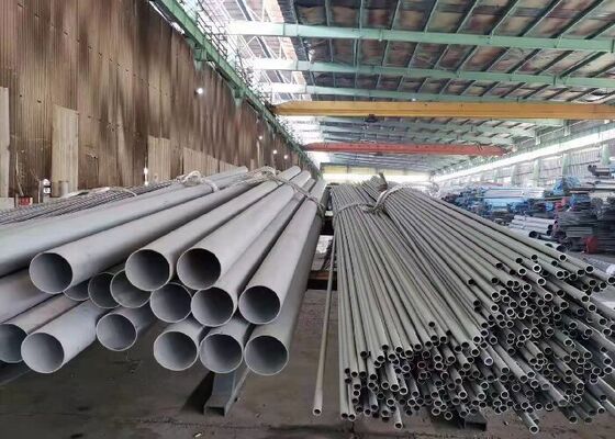Tubo in acciaio legato lucidato con grado equivalente EN 10216-2 per resistenza alle alte temperature nella generazione di energia